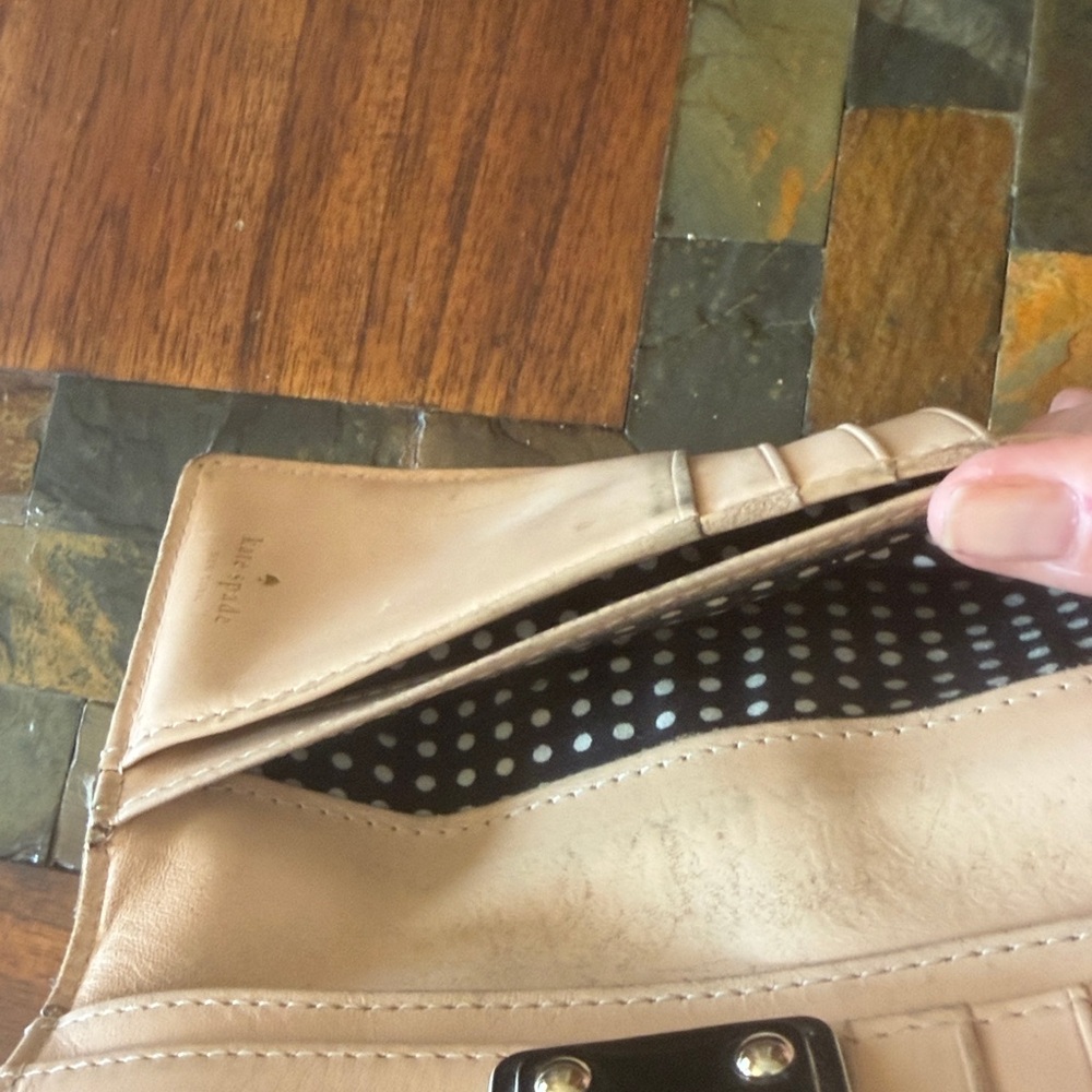 Kate Spade Pasadena Black Patent  Stacy Envelope Wallet - Picture 6 of 8